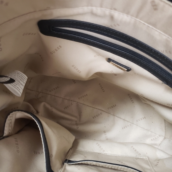 Authentic Guess Shoulder Bag - Picture 6 of 8